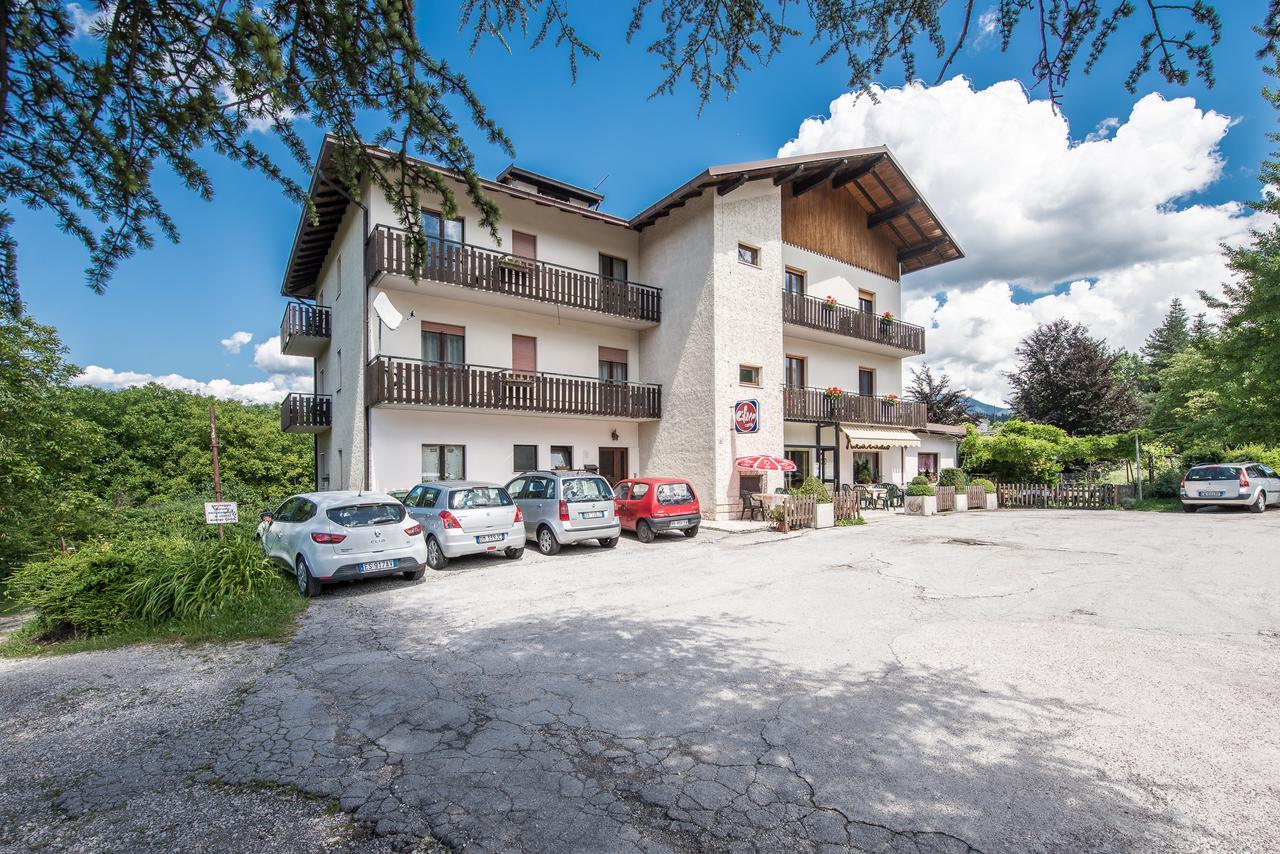 Albergo Cinzia Vattaro Kültér fotó